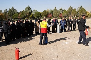 برگزاری دوره آموزشی آتش‌نشانی و اطفای حریق در دانشگاه رازی